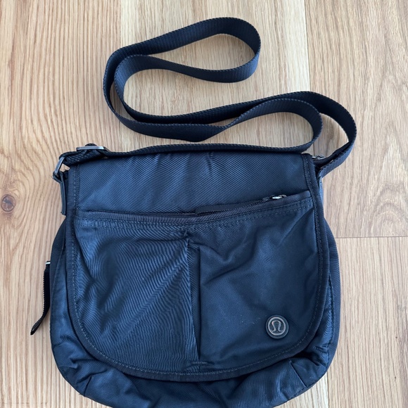 lululemon athletica Handbags - Lululemon crossbody bag